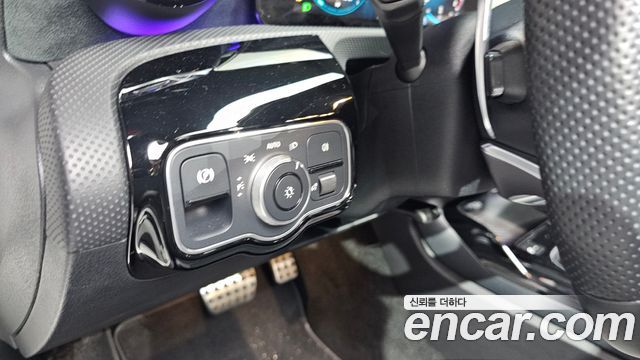 Mercedes-Benz A-Class 2023 — photo 17