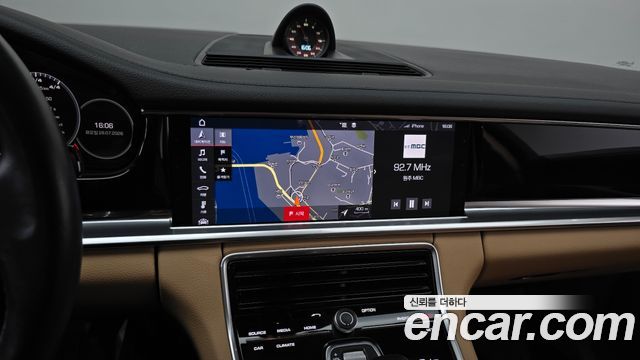 Porsche Panamera 2020 — photo 22