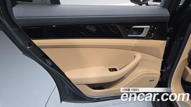 Porsche Panamera 2020 — photo 15
