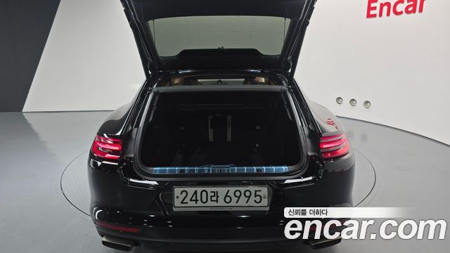 Porsche Panamera 2020 — photo 28