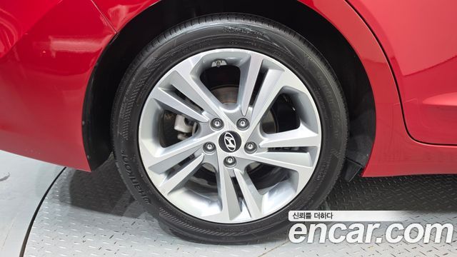 Hyundai AVANTE 2017 — photo 5