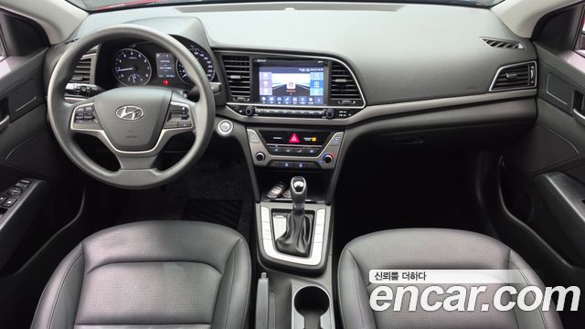 Hyundai AVANTE 2017 — photo 10