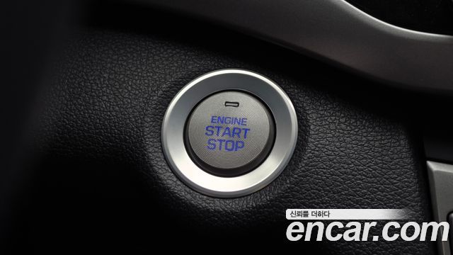 Hyundai AVANTE 2017 — photo 25