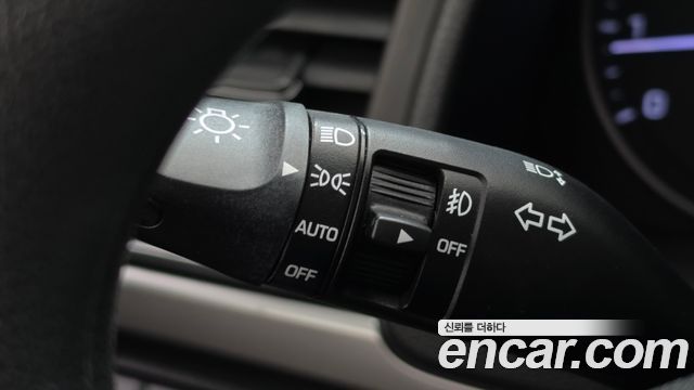 Hyundai AVANTE 2017 — photo 27