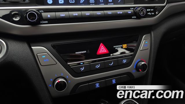 Hyundai AVANTE 2017 — photo 29