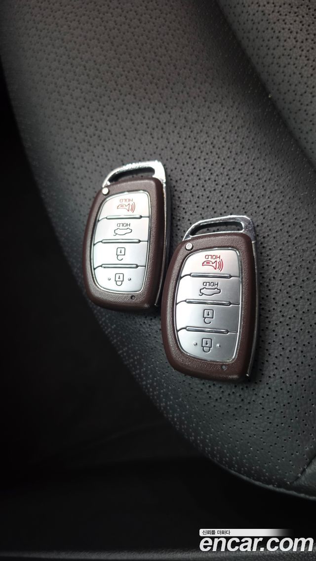 Hyundai AVANTE 2017 — photo 30