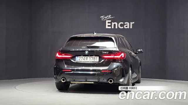 BMW 1-Series 2021 — photo 4