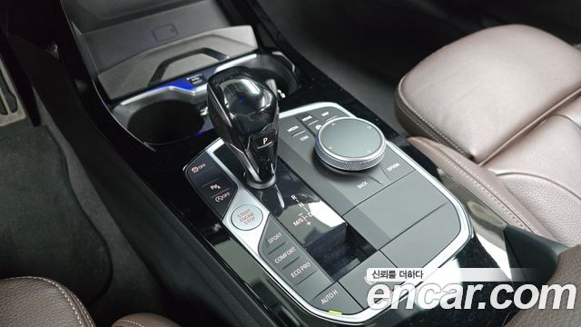 BMW 1-Series 2021 — photo 12