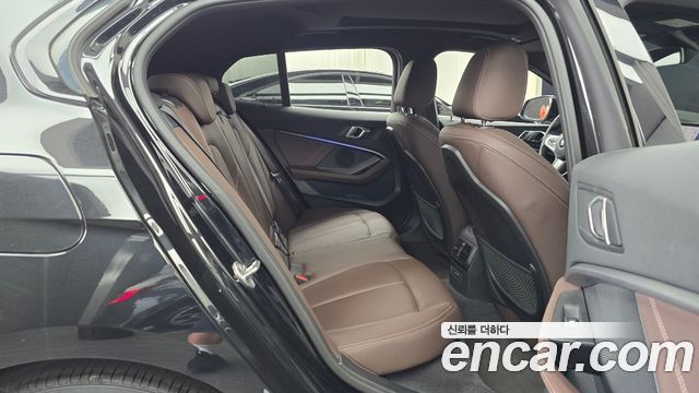 BMW 1-Series 2021 — photo 17
