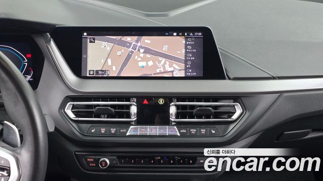 BMW 1-Series 2021 — photo 18