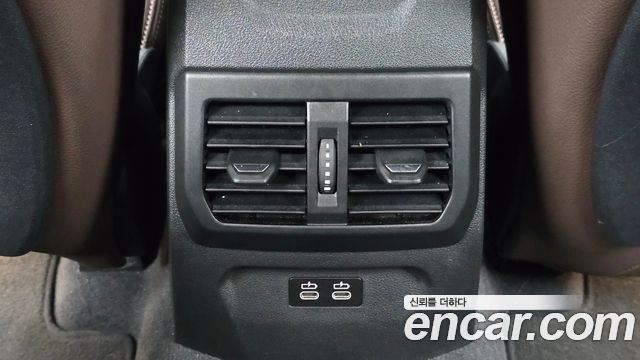 BMW 1-Series 2021 — photo 25