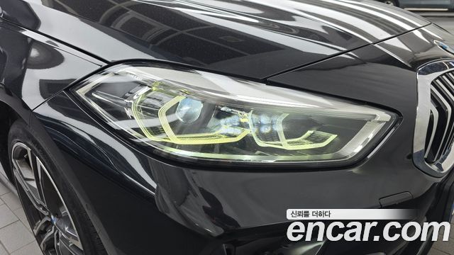 BMW 1-Series 2021 — photo 8