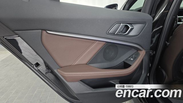 BMW 1-Series 2021 — photo 15