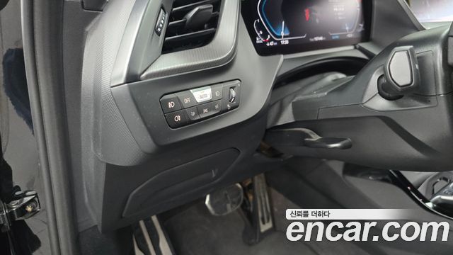BMW 1-Series 2021 — photo 27