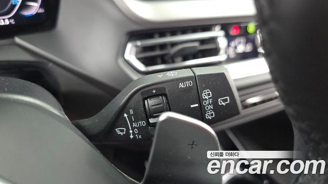 BMW 1-Series 2021 — photo 28