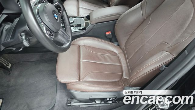 BMW 1-Series 2021 — photo 30