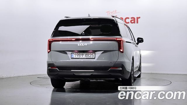 Kia Canival 2025 — photo 4