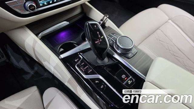 BMW 5-Series 2021 — photo 12