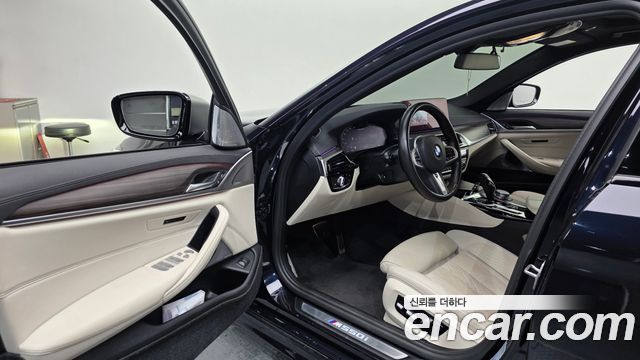 BMW 5-Series 2021 — photo 13