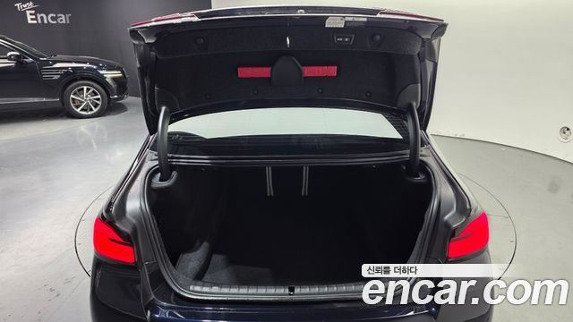 BMW 5-Series 2021 — photo 26