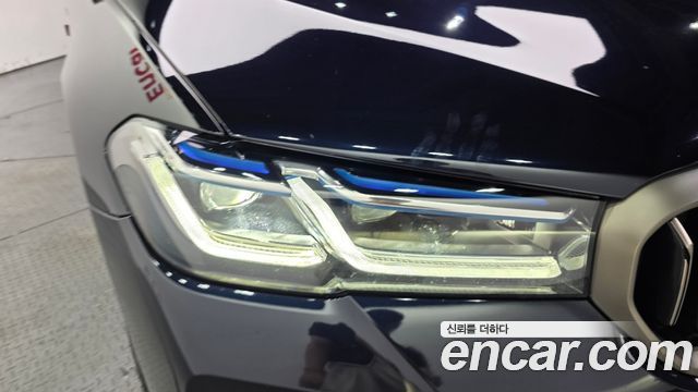 BMW 5-Series 2021 — photo 8