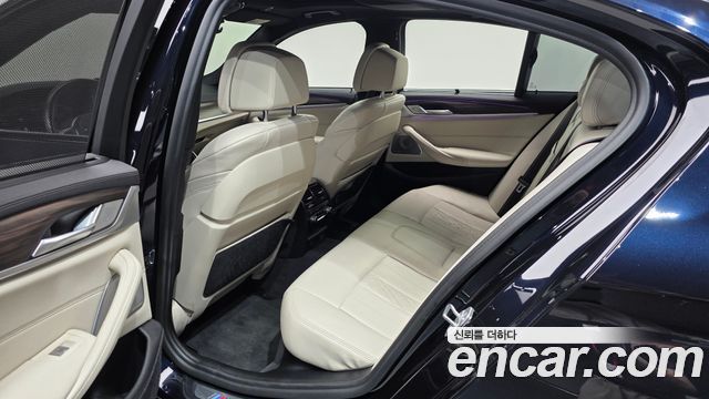 BMW 5-Series 2021 — photo 16
