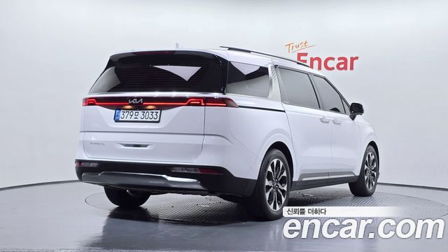 Kia Canival 2023 — photo 2