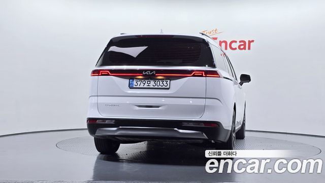 Kia Canival 2023 — photo 4