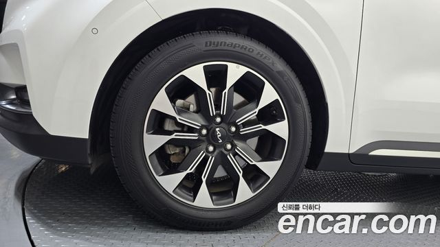 Kia Canival 2023 — photo 5