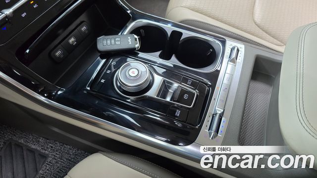 Kia Canival 2023 — photo 9