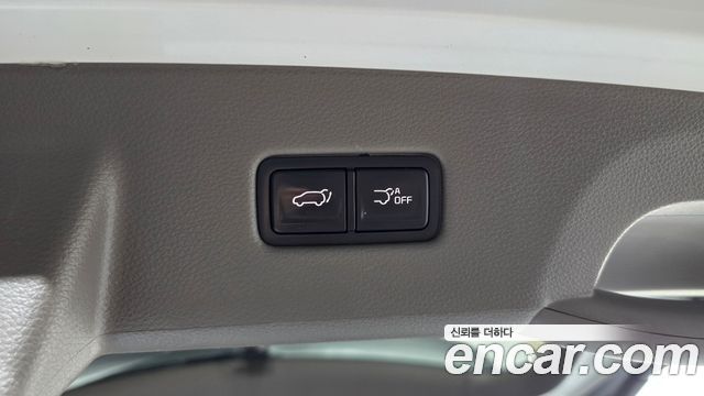 Kia Canival 2023 — photo 17