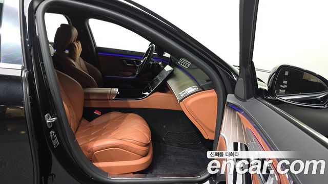 Mercedes-Benz S-Class 2023 — photo 11