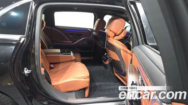 Mercedes-Benz S-Class 2023 — photo 12