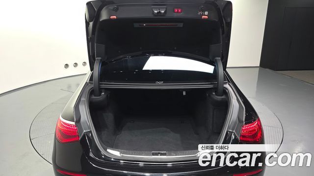 Mercedes-Benz S-Class 2023 — photo 20