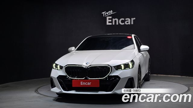 BMW 5-Series 2026 — photo 3