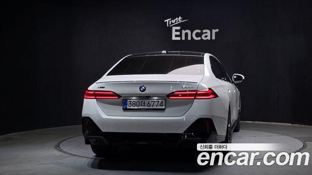 BMW 5-Series 2026 — photo 4