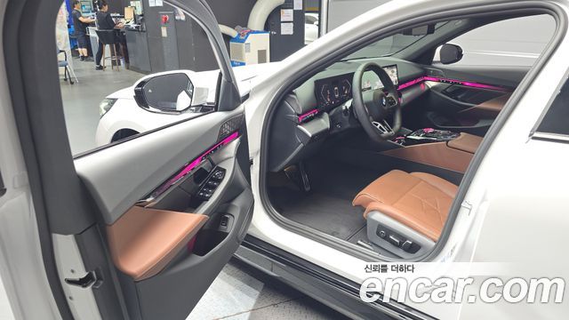 BMW 5-Series 2026 — photo 13