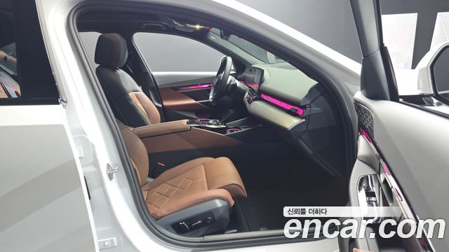BMW 5-Series 2026 — photo 16