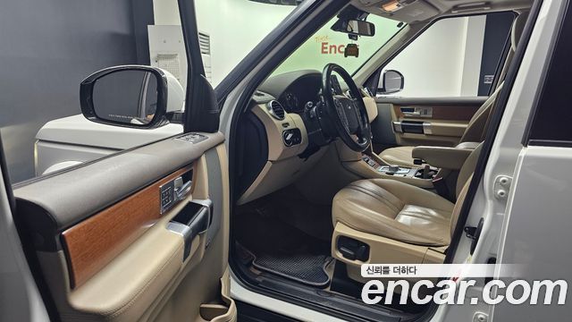 Land Rover Discovery 2016 — photo 10