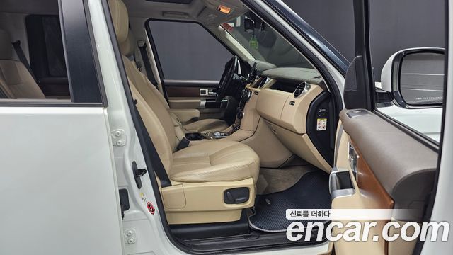 Land Rover Discovery 2016 — photo 11