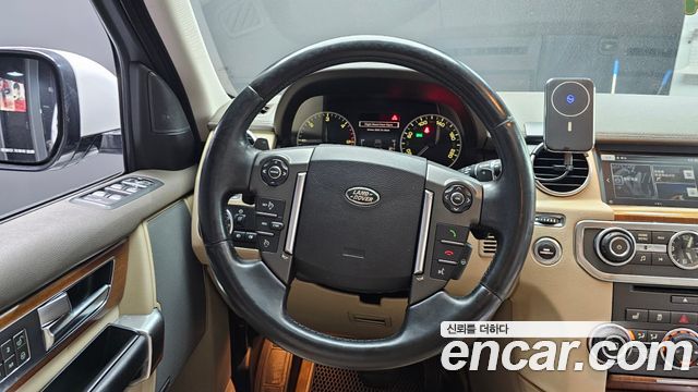 Land Rover Discovery 2016 — photo 13
