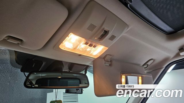 Land Rover Discovery 2016 — photo 17