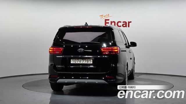 Kia Canival 2019 — photo 4
