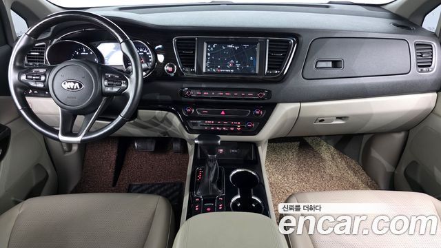 Kia Canival 2019 — photo 10