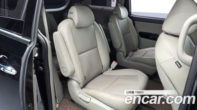 Kia Canival 2019 — photo 17