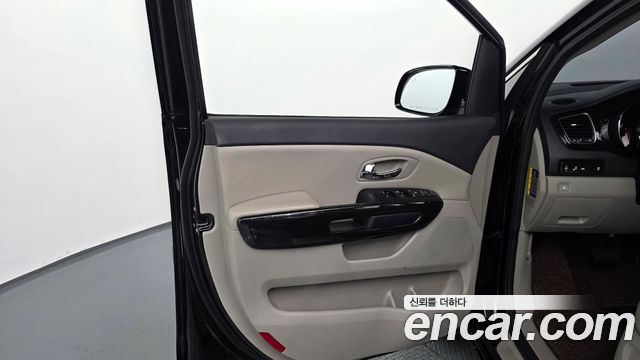 Kia Canival 2019 — photo 14