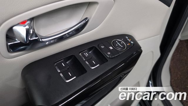 Kia Canival 2019 — photo 30