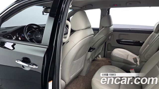 Kia Canival 2019 — photo 31
