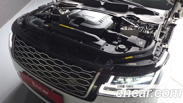 Land Rover Range Rover 2022 — photo 6