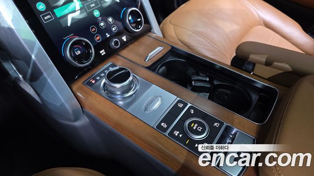 Land Rover Range Rover 2022 — photo 12